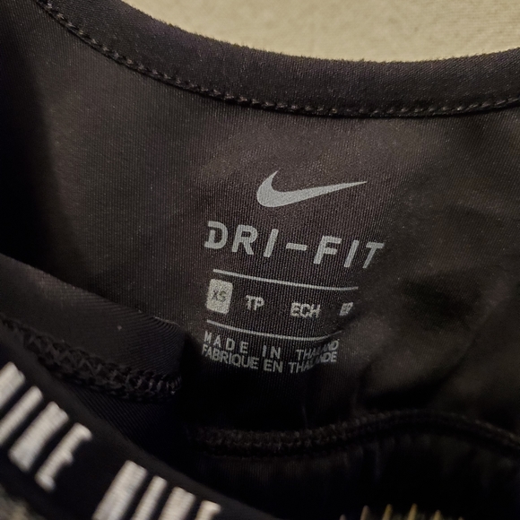 NIKE Sports Top - Picture 16 of 16